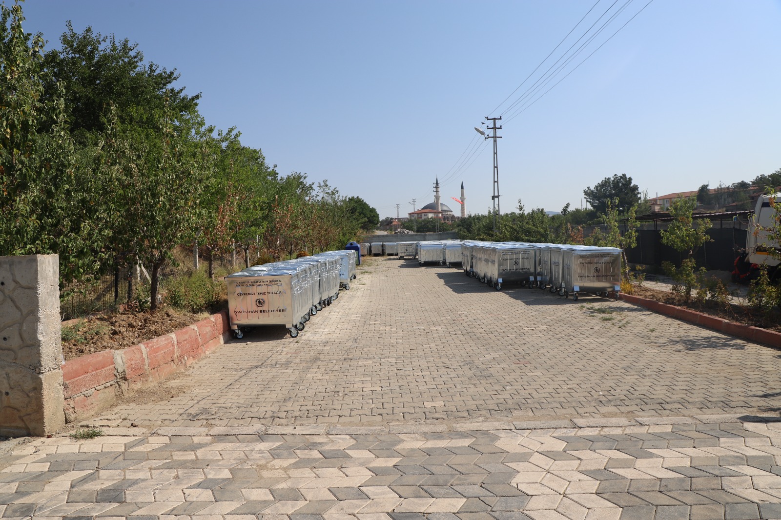 yeni-cop-konteynerlerimiz-yerlerini-almaya-hazir